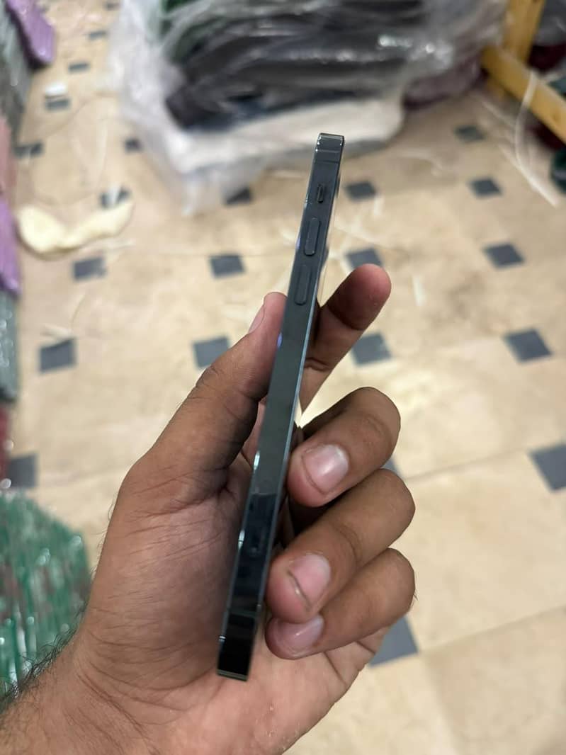 Apple iPhone 12 Pro 4