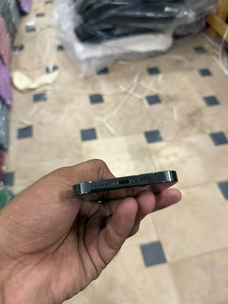 Apple iPhone 12 Pro 6
