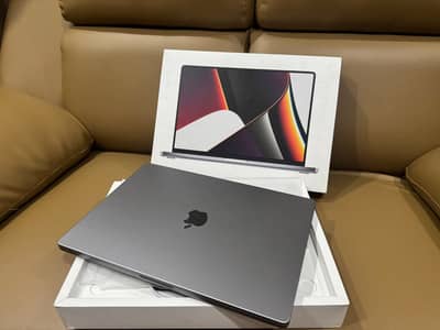 MacBook Pro 2020 14inch Core i10 32GB Ram 512GB SSD