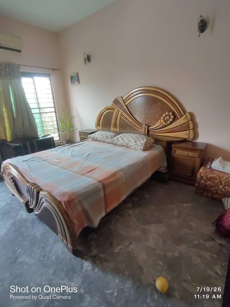 Master bed 0