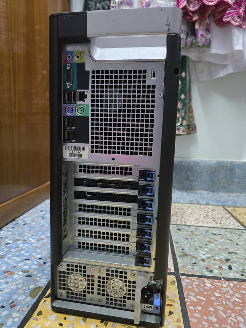 Dell precision T7810,Dual Intel Xeon e5 2699 v3 36 core/72 thread 1