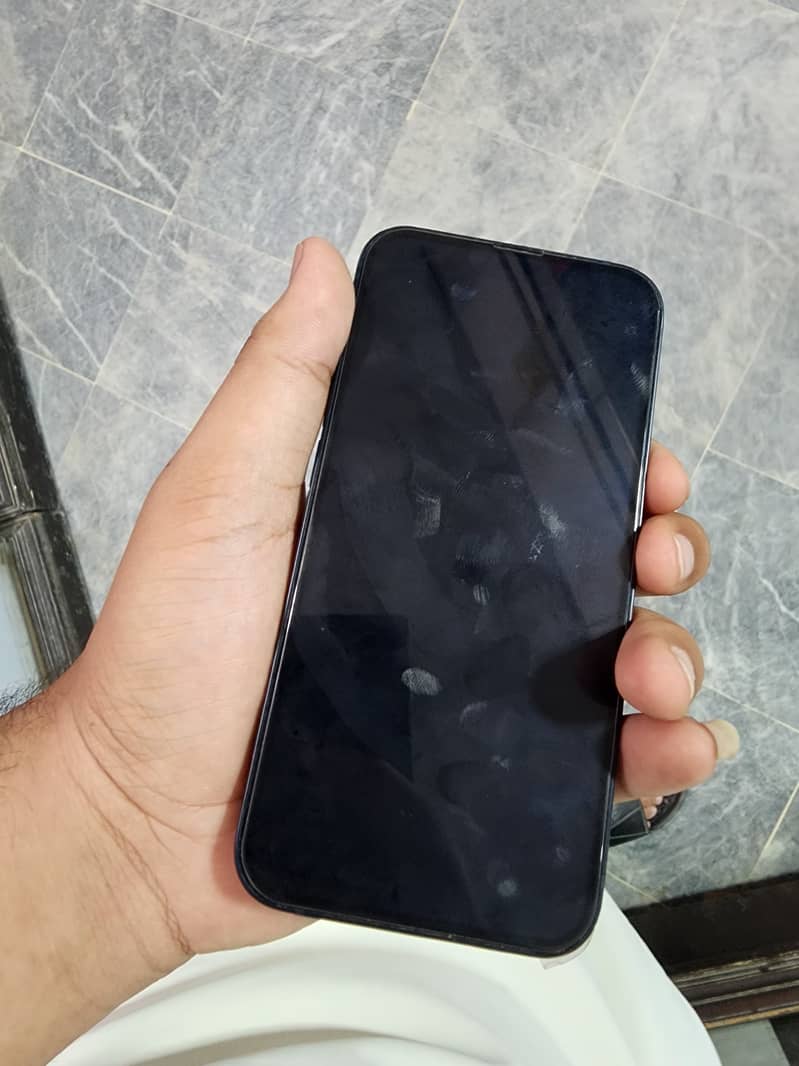 Apple iPhone 13 1