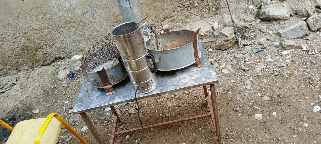 ہوٹل / ریسٹورنٹ کا مکمل سامان فروخت کے لیے دستیاب 2