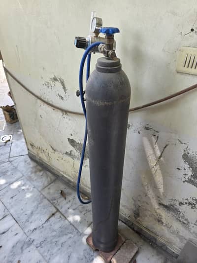 18.5kg CO₂ Cylinder with Regulator & Flow Meter