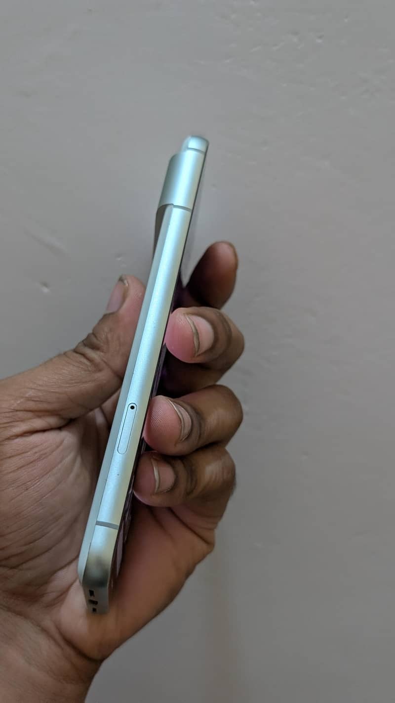 Google Pixel 8 3