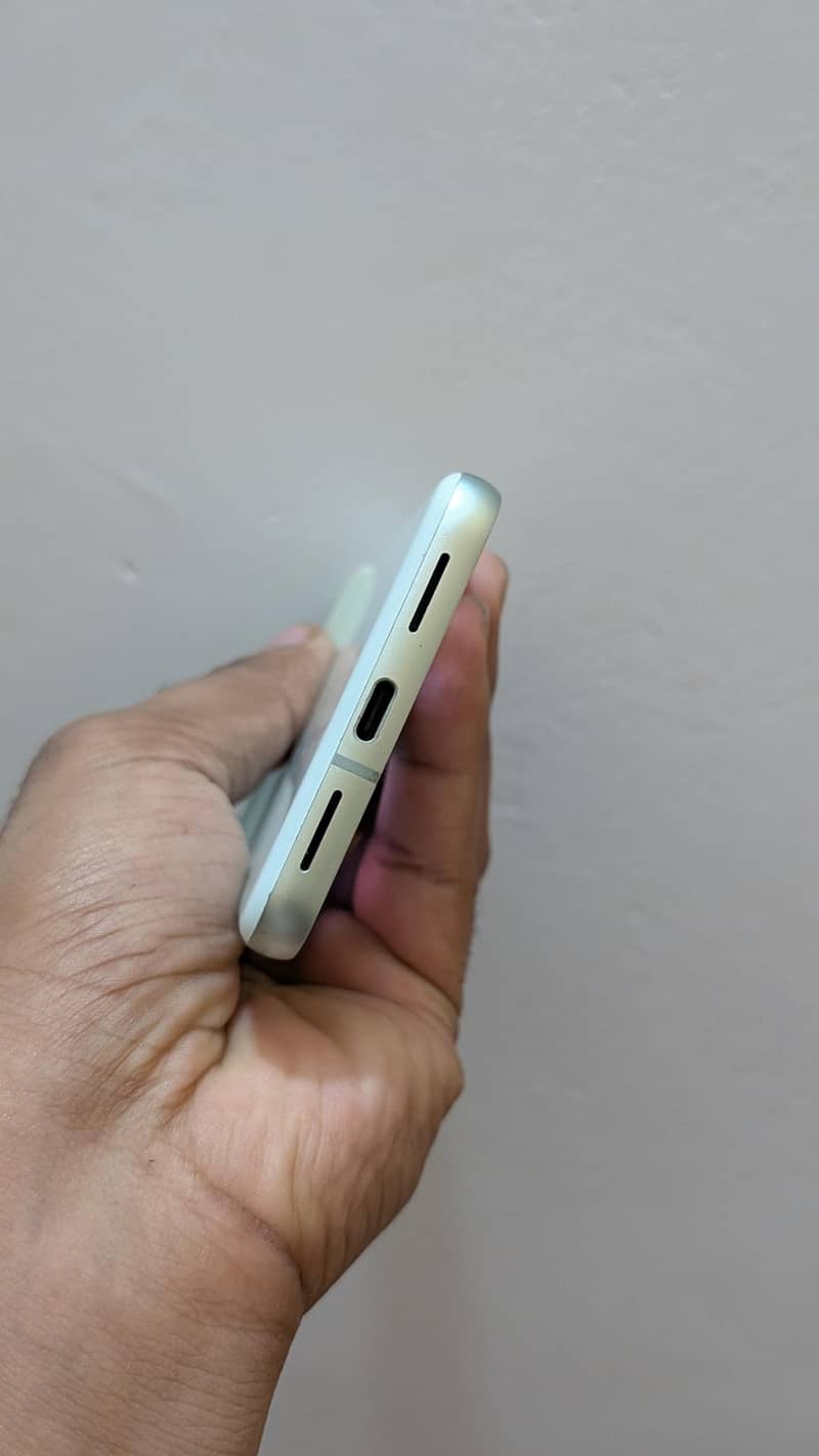 Google Pixel 8 5