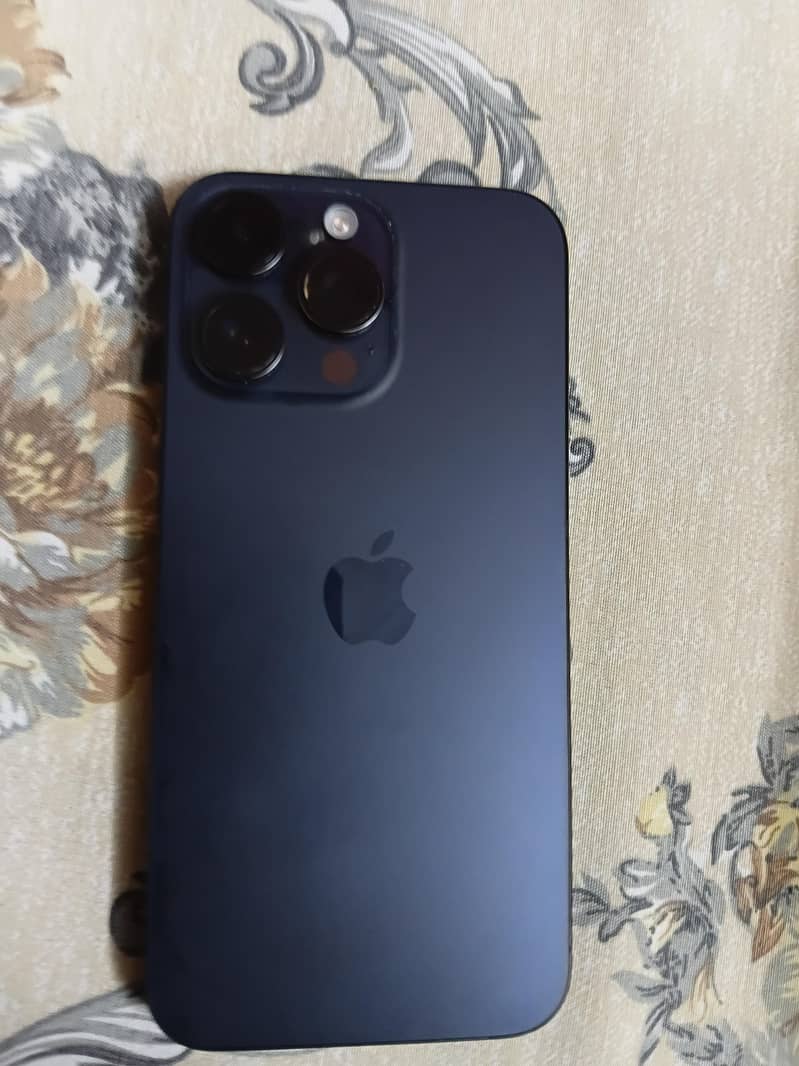Apple iPhone 15 Pro Max 0