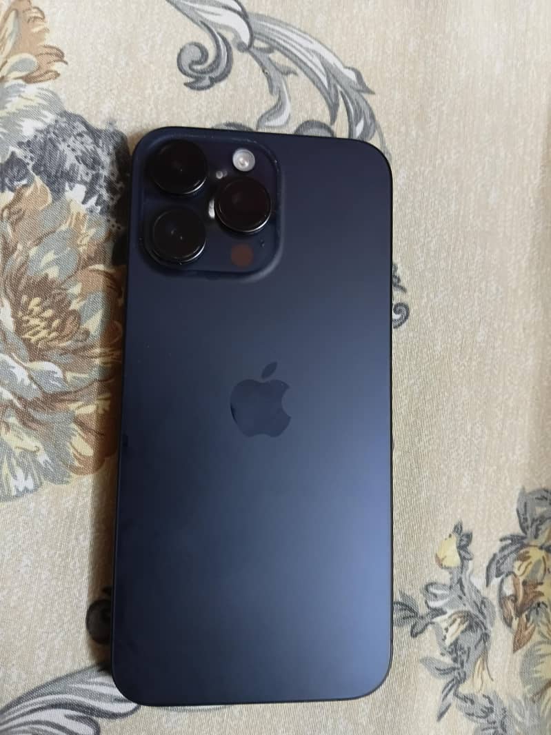 Apple iPhone 15 Pro Max 1