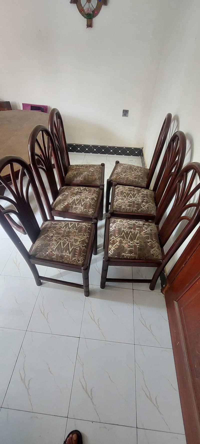 Dining Table and Chairs 5