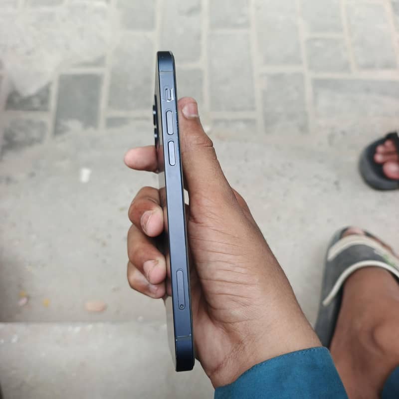 Iphone 12 4