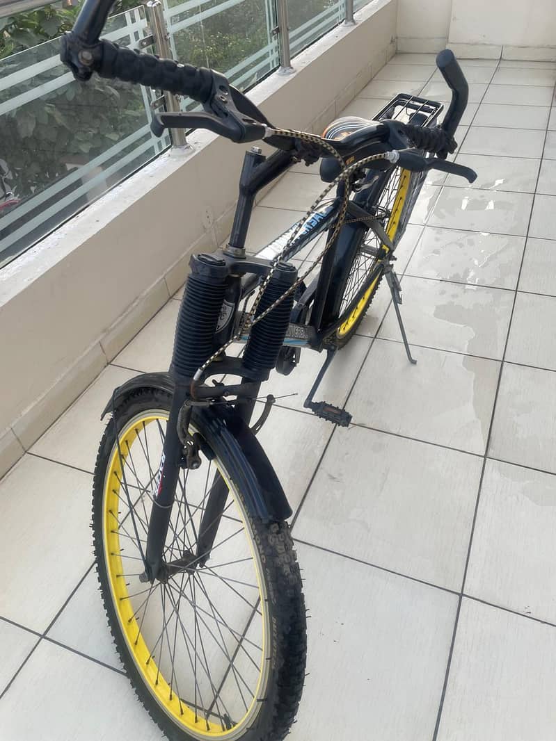 UNIVERSAL BICYCLE PERFECT CONDITION 2