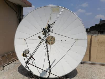 8 foot Dish Antenna + 6 LNBs settup
