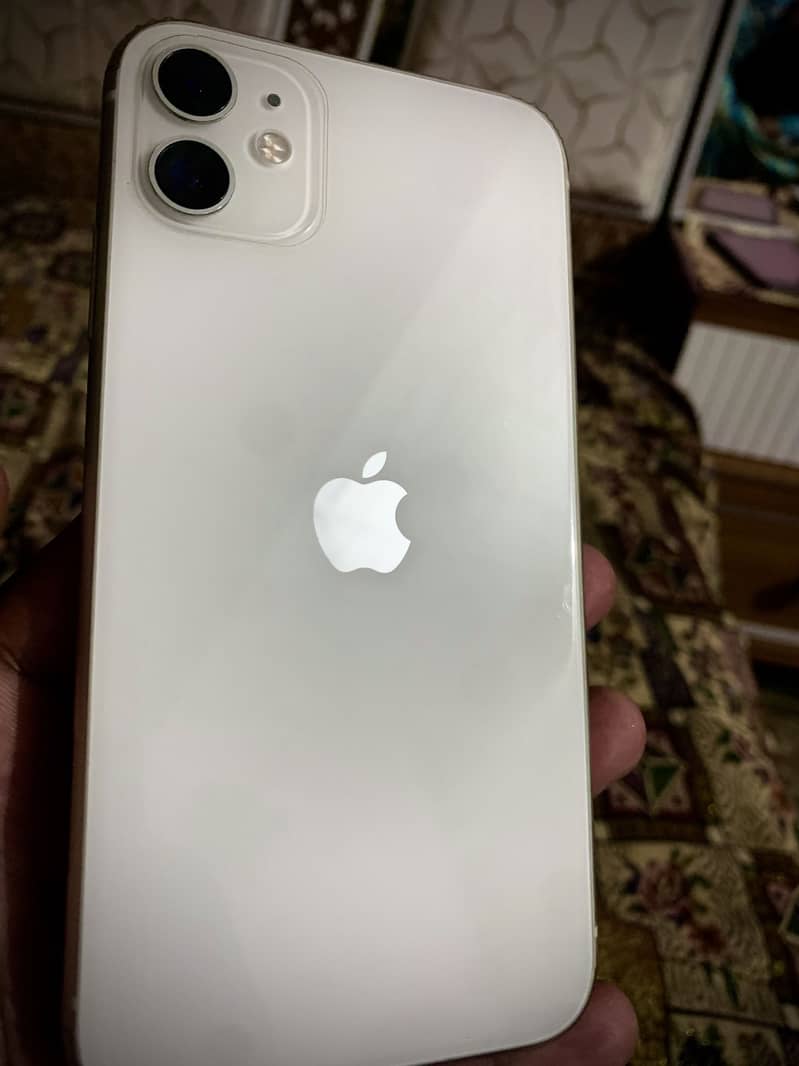 Apple iPhone 11 0