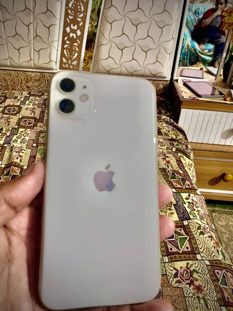 Apple iPhone 11 3