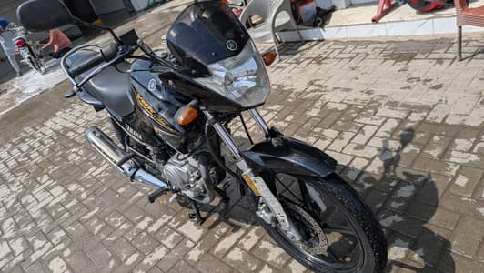 yamaha YBR 125 black