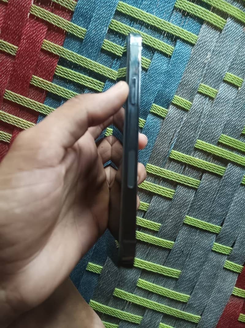 Apple iPhone 12 Pro 3