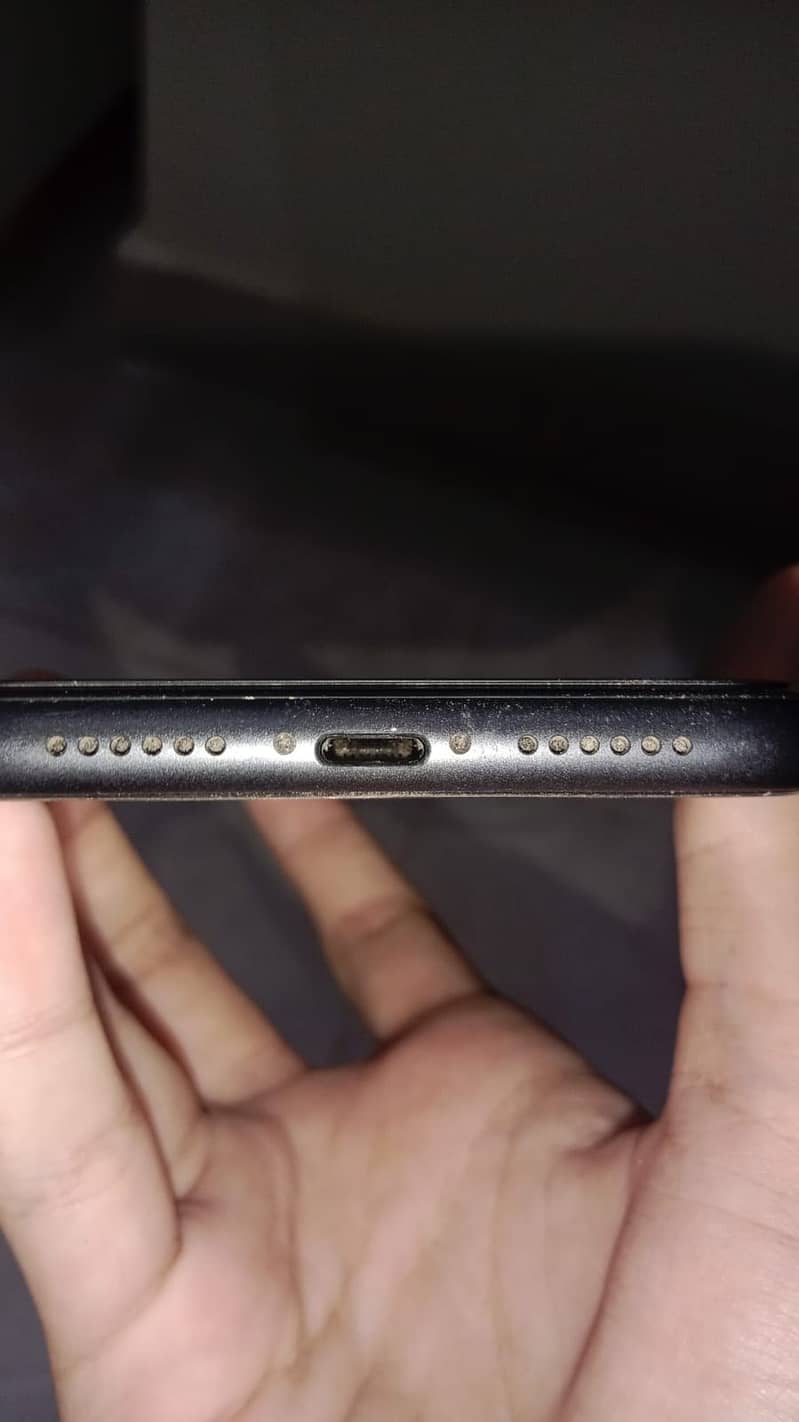 Apple iPhone 11 3
