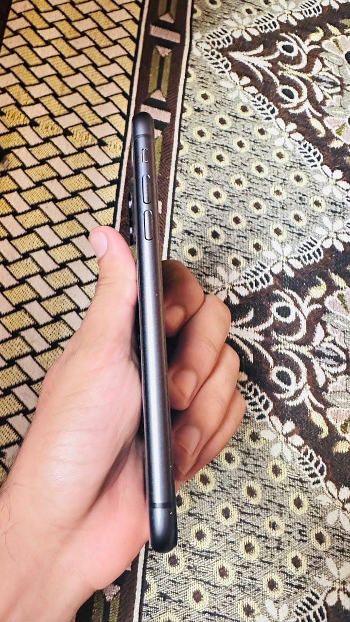 Apple iPhone 11 1