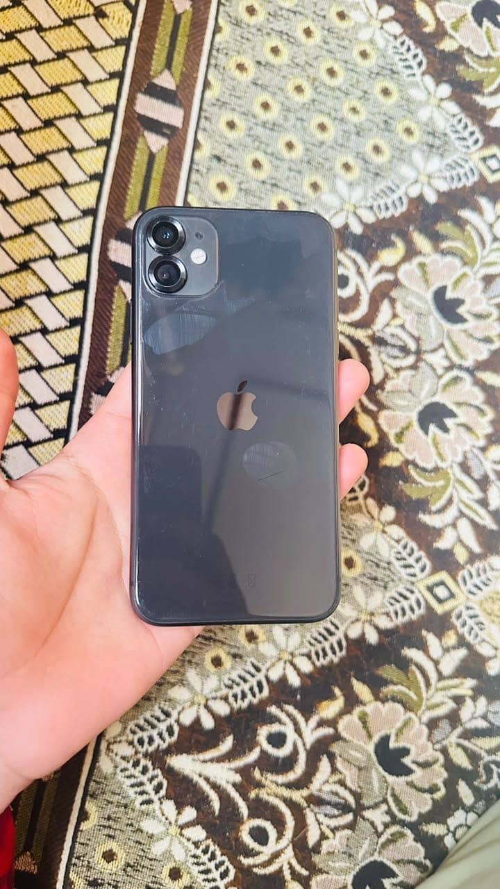 Apple iPhone 11 4
