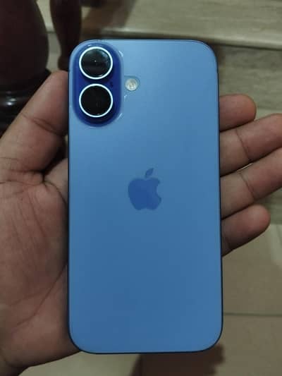 Apple iPhone 16
