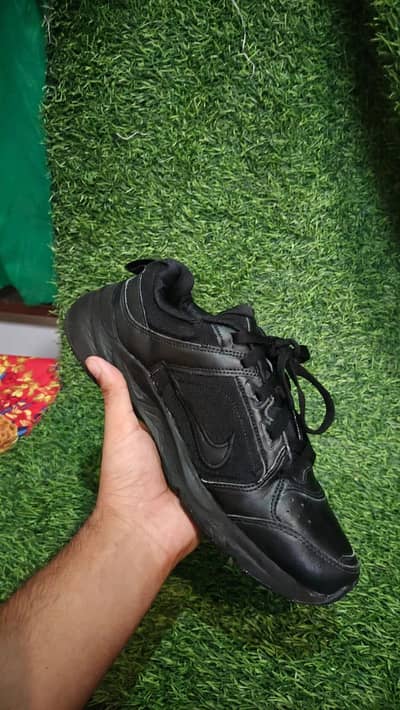 Nike Men's All-Black Stylish Sneakers / Sports Shoes