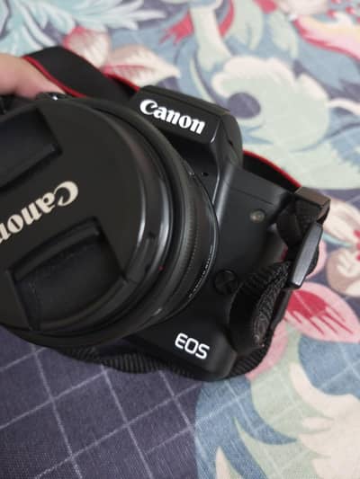 Canon M50