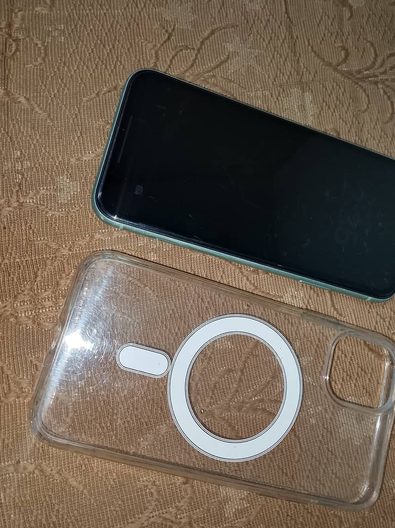 Apple iPhone 11 4