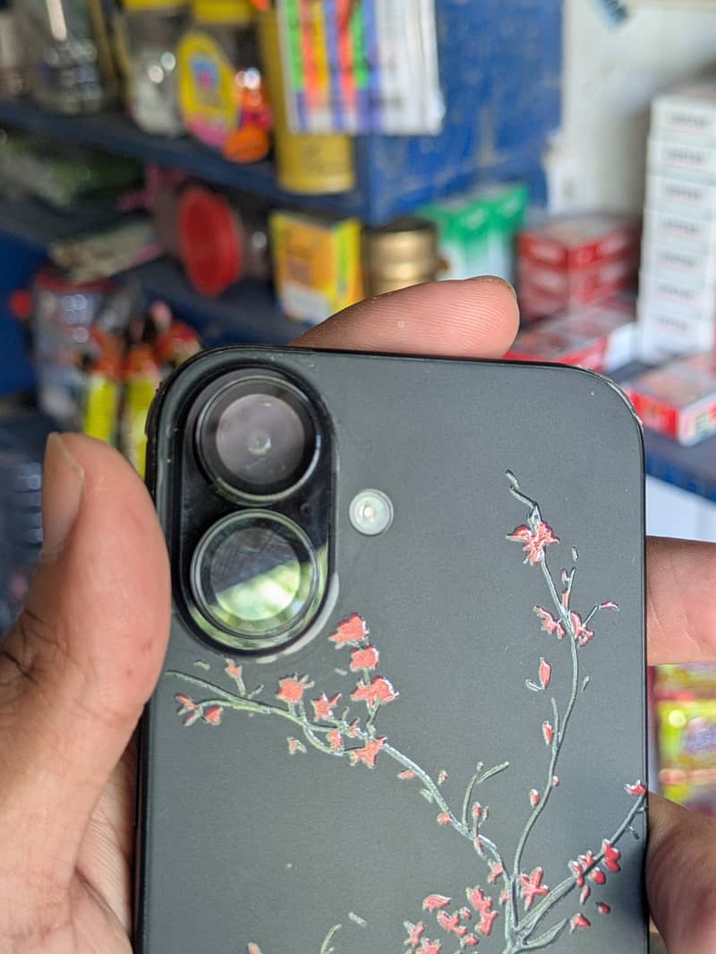 Apple iPhone 16 1