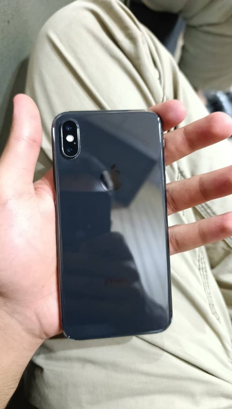 Apple iPhone X 4