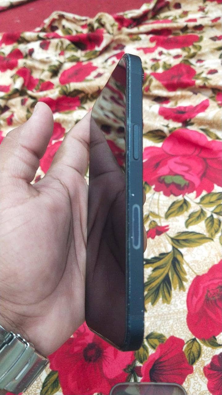 Apple iPhone 13 1