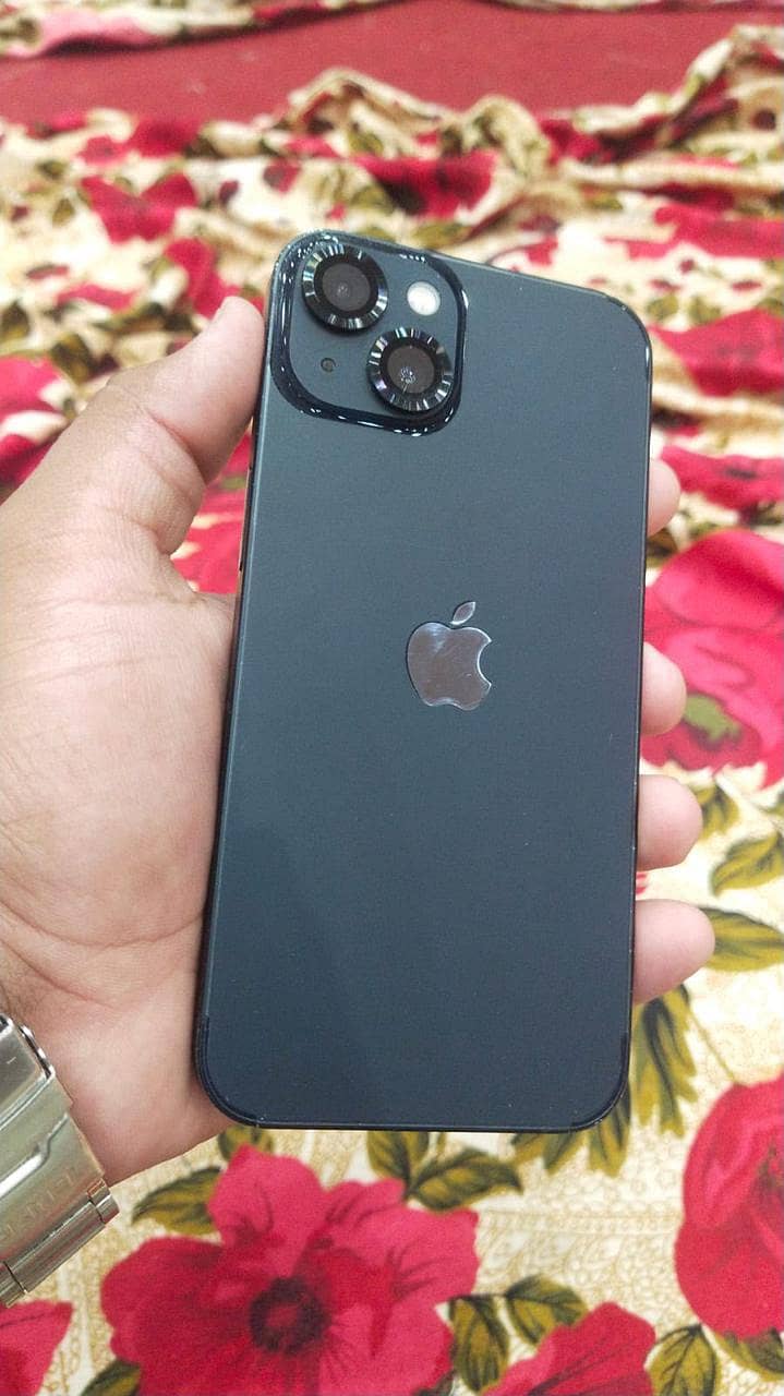 Apple iPhone 13 4