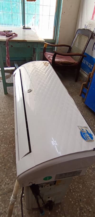 inverter 1 ton neat condition