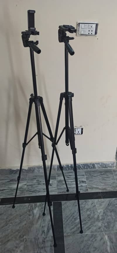 Adjustable Tripod Stand Available With Mobile Holder With Bag