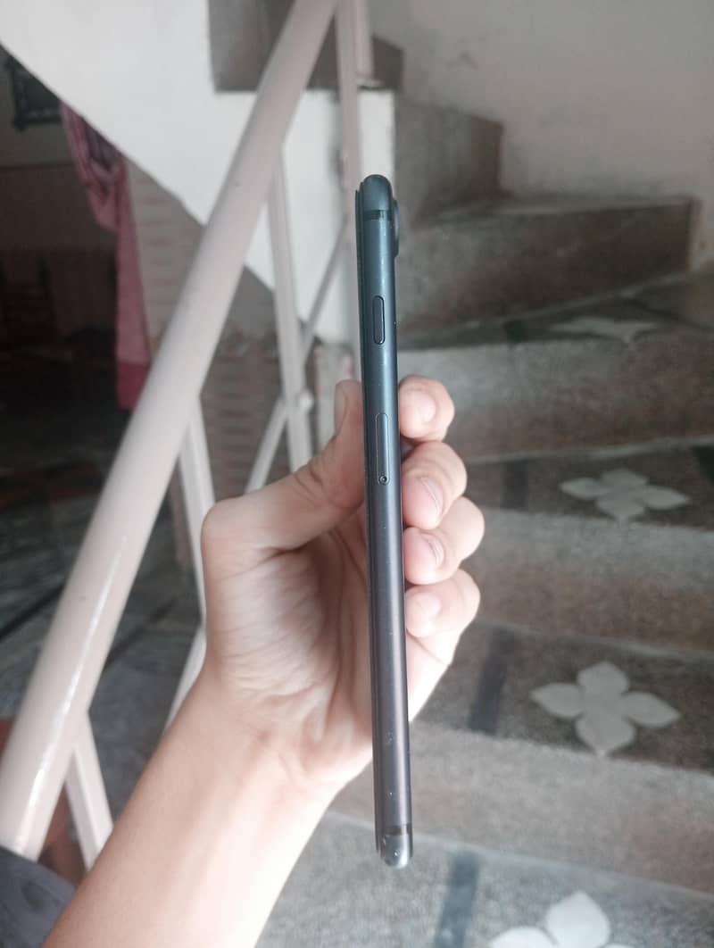 Apple iPhone 7 Plus 1