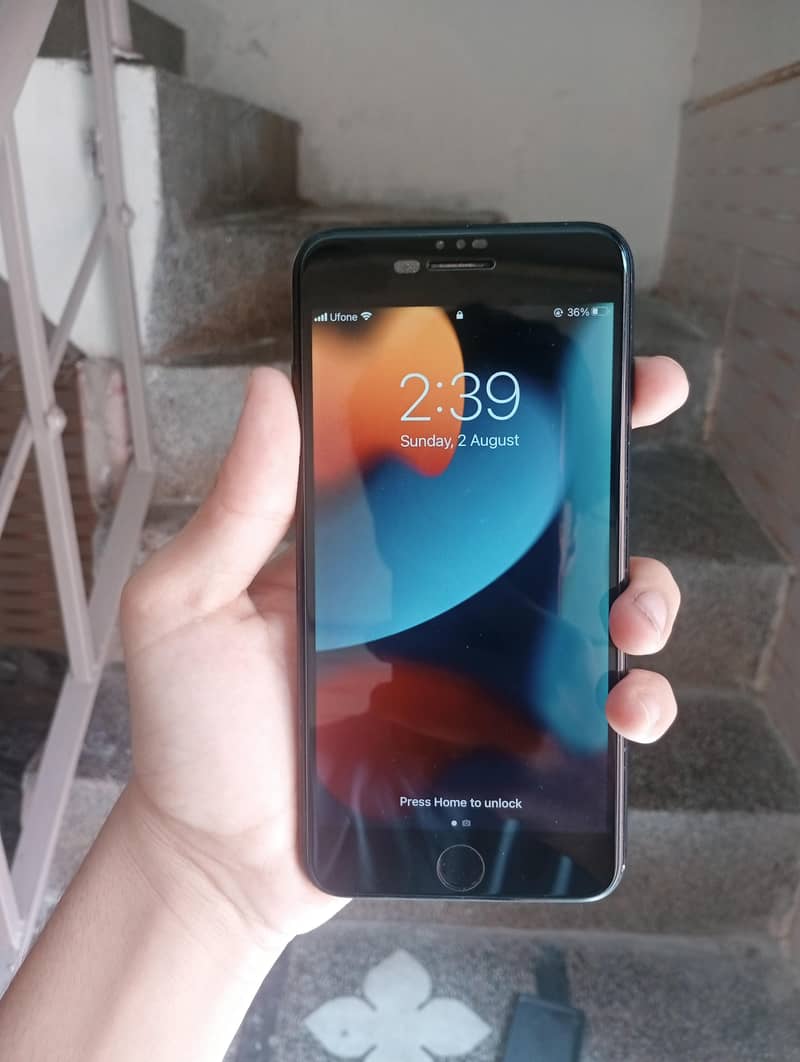 Apple iPhone 7 Plus 5