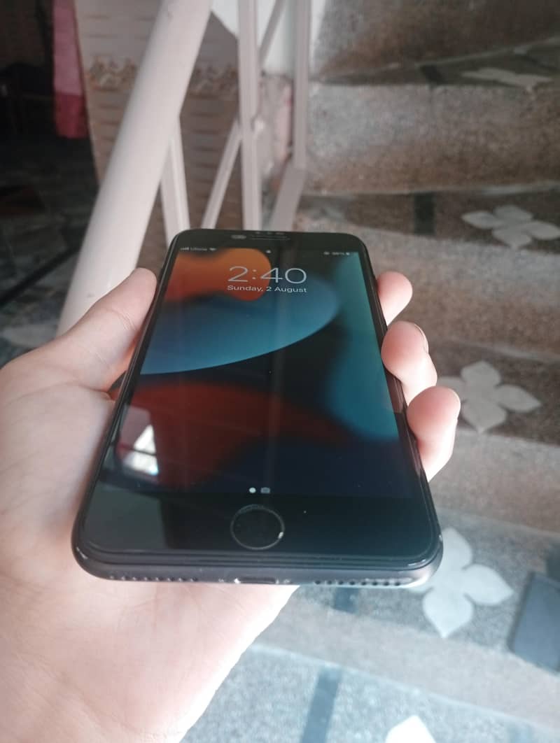 Apple iPhone 7 Plus 6
