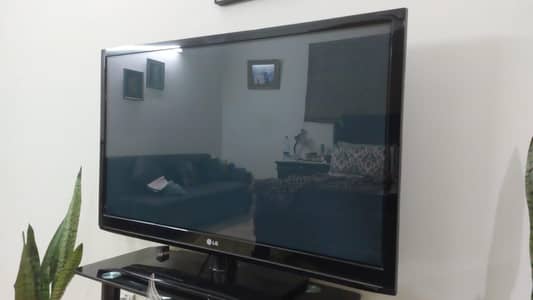 Model Number: 42PJ350R-TA, plasma panel 720p HD resolution