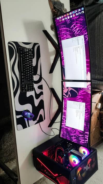 Gaming setup with 2 curved monitors