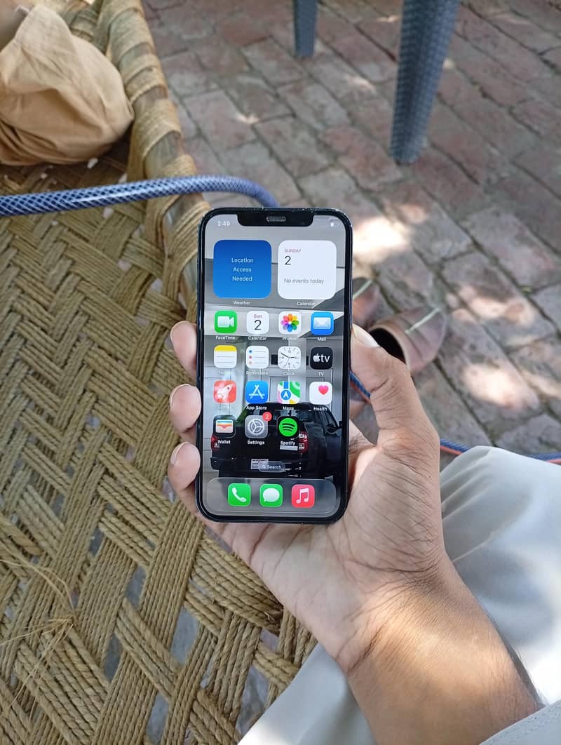 Apple iPhone 12 3
