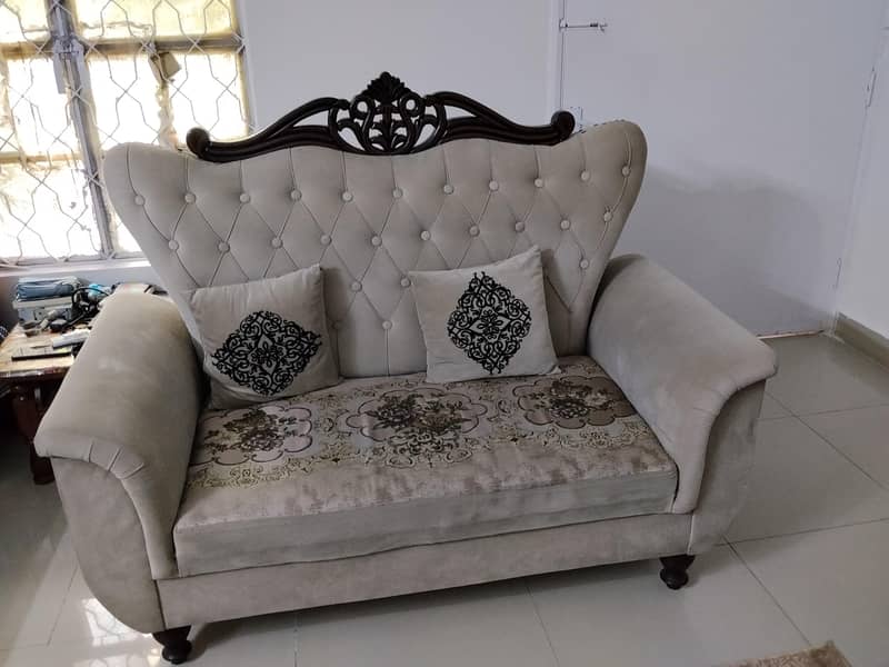 7 seater sofa 0