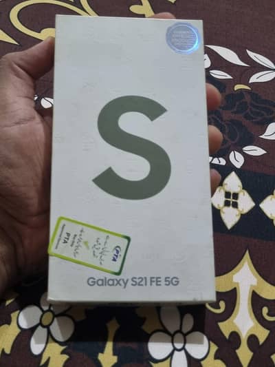Samsung S21 FE official Pta approved full box 10 / 10 condition