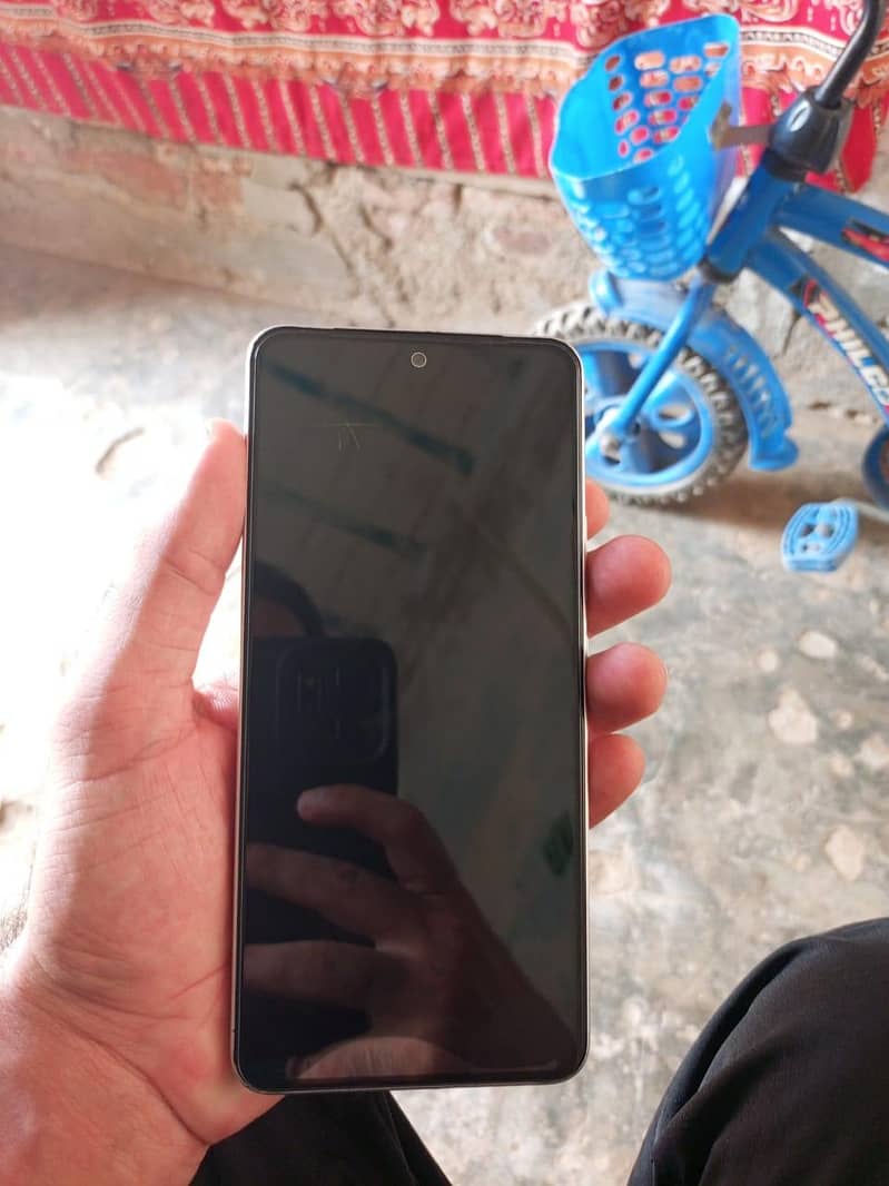 Vivo Y400 4
