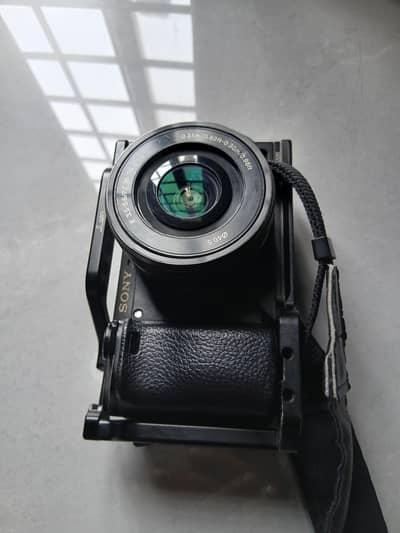 SONY A6400 with 16-50 lens