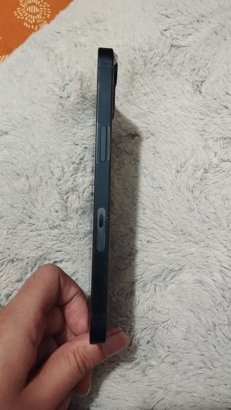 Apple iPhone 13 1
