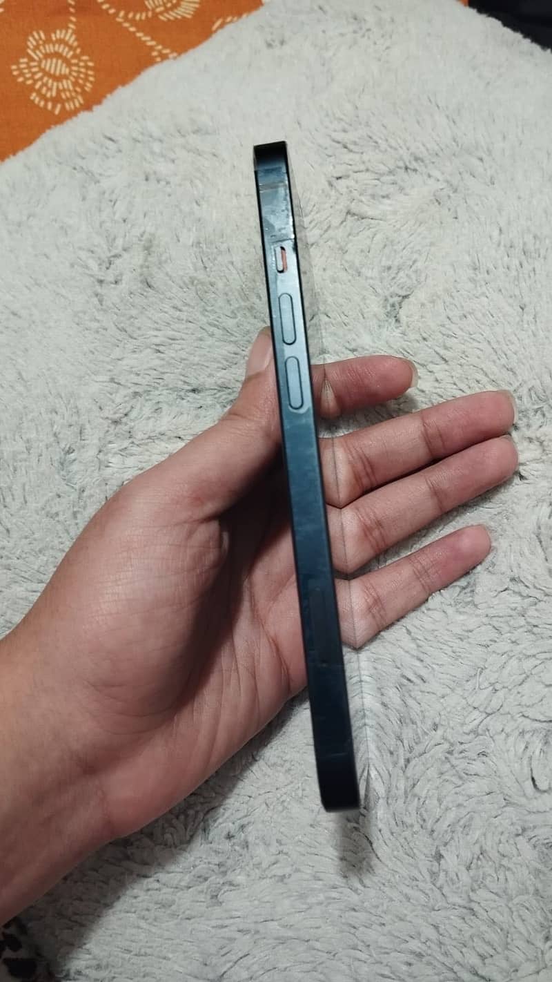Apple iPhone 13 3