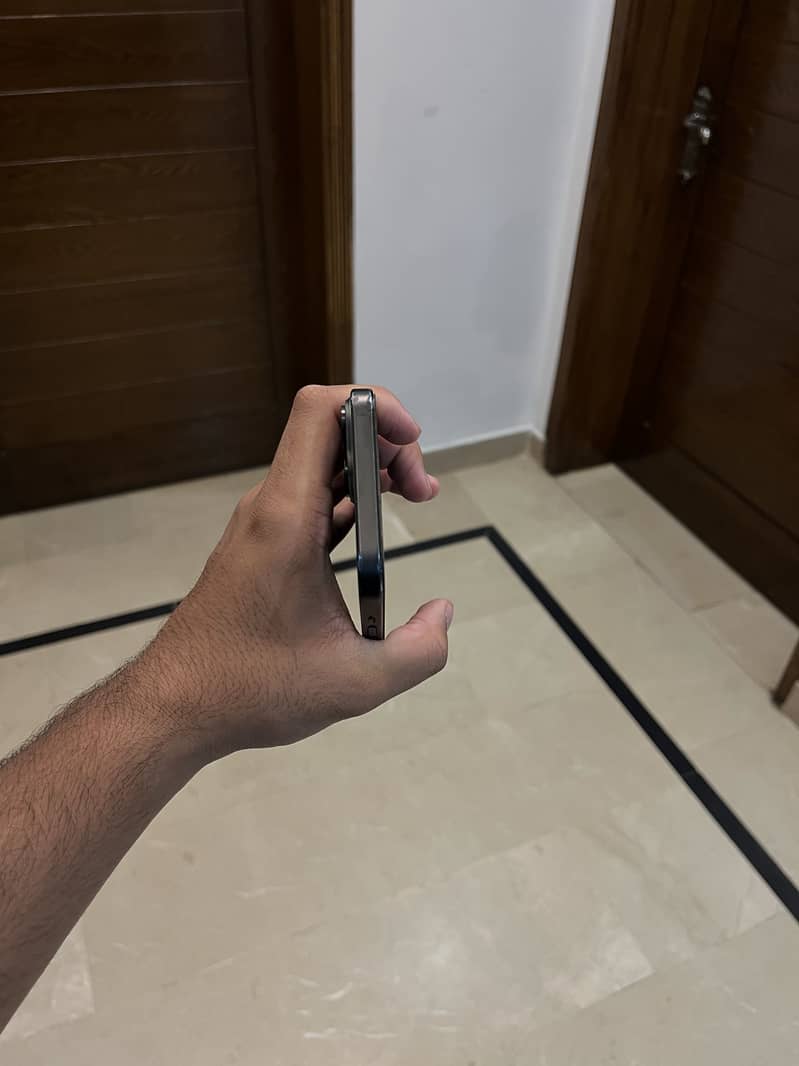 Apple iPhone 15 plus 4