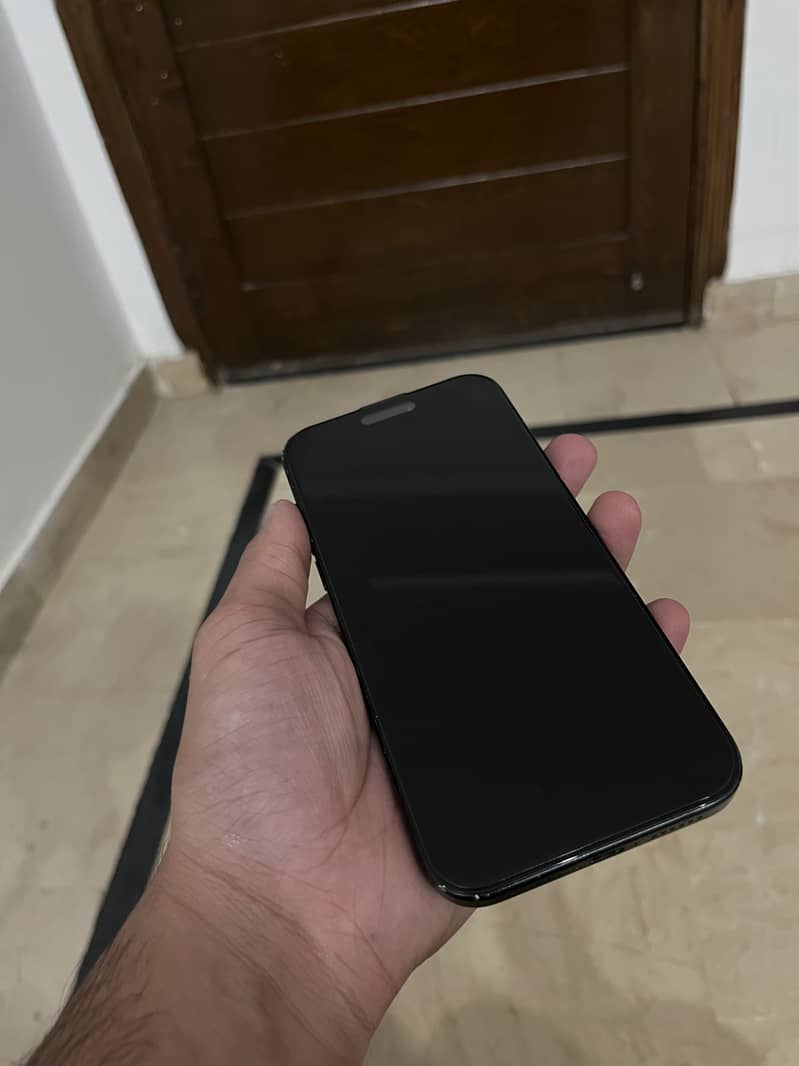 Apple iPhone 15 plus 7