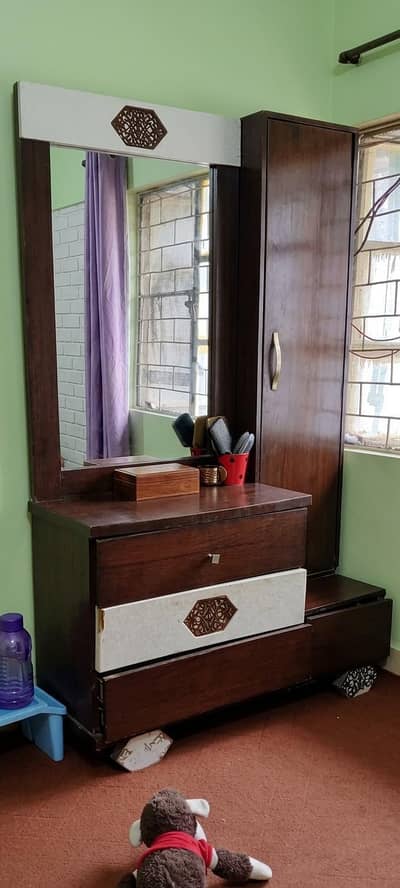 dressing table