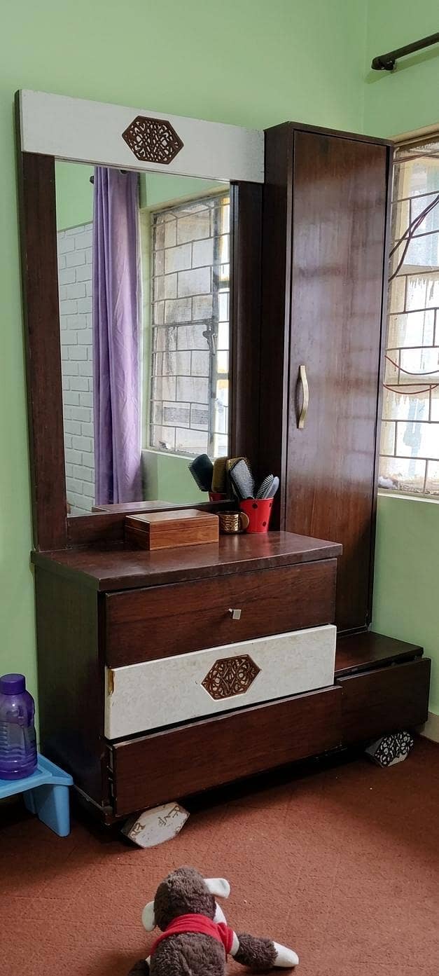 dressing table 0