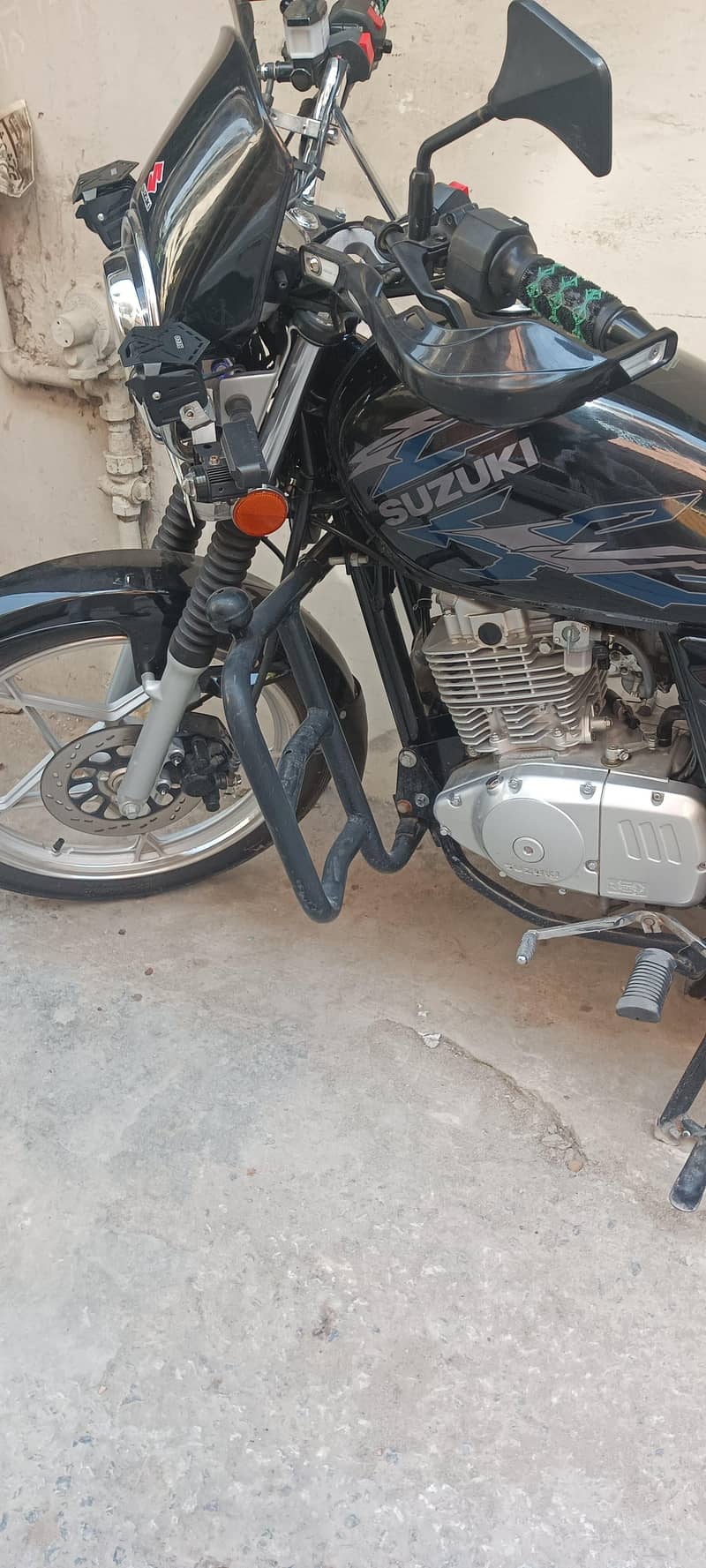 Suzuki GS150 2